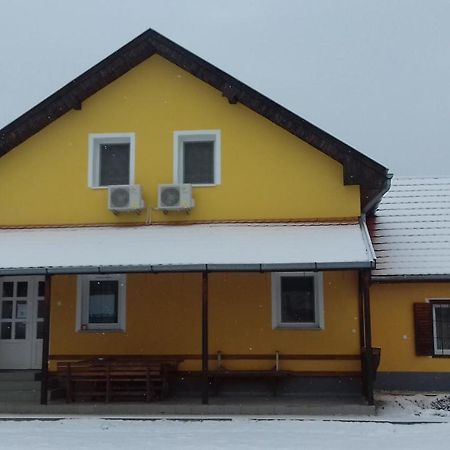 Benko Vendeghaz Hotel Kiskutas Luaran gambar