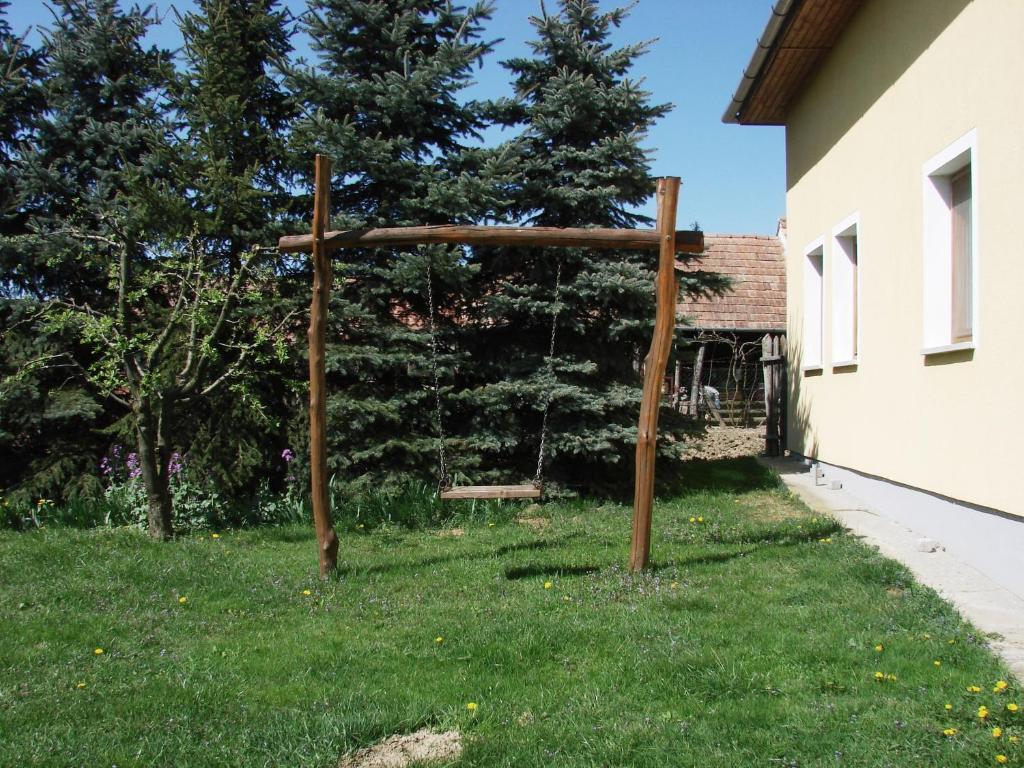 Benko Vendeghaz Hotel Kiskutas Luaran gambar